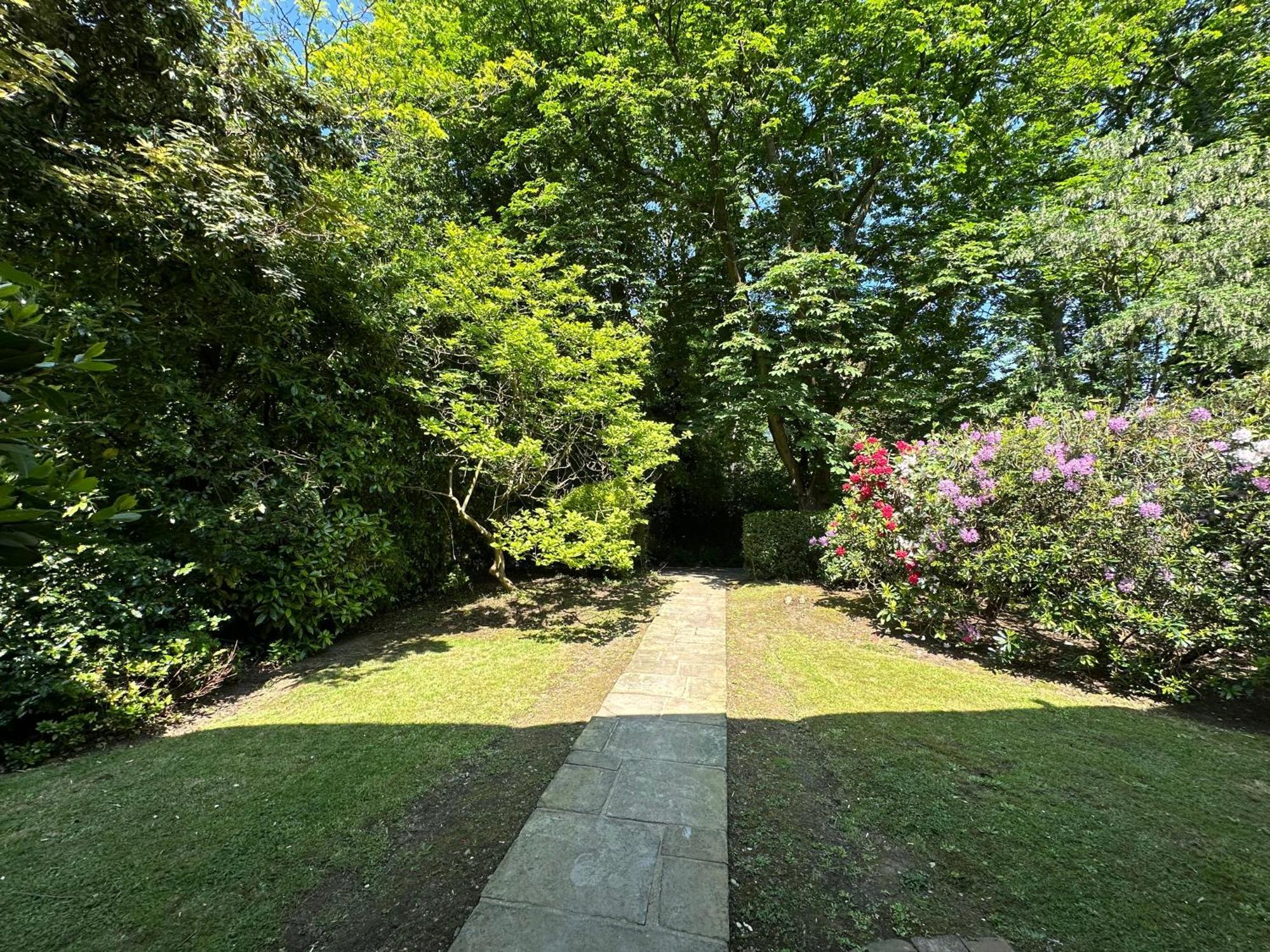 Villa House On The Hill à Harrow on the Hill Extérieur photo