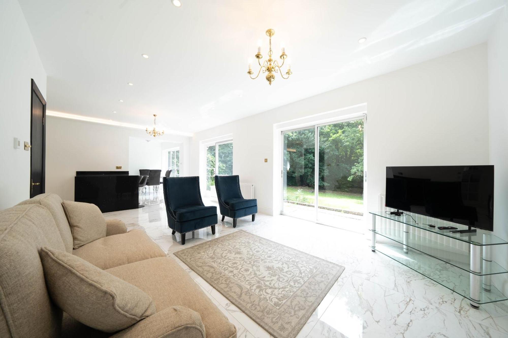 Villa House On The Hill à Harrow on the Hill Extérieur photo