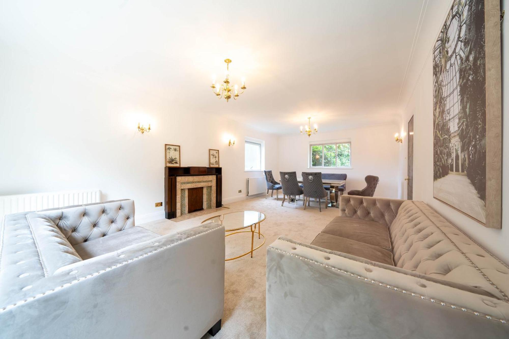 Villa House On The Hill à Harrow on the Hill Extérieur photo